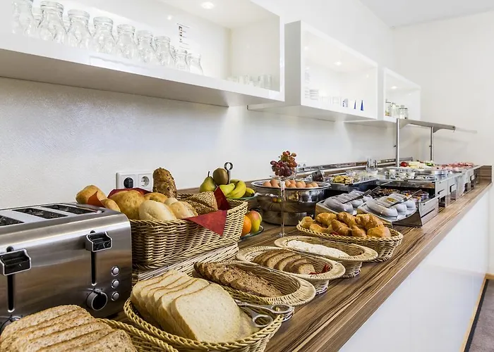Nuernberger Trichter Family-business Garni 3*