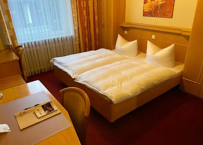 ホテル Nuernberger Trichter Family-business Garni 3*