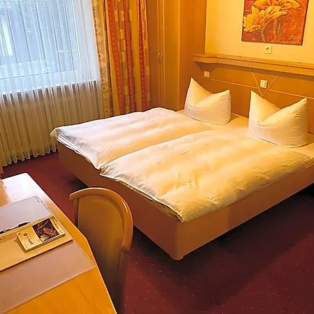ホテル Nuernberger Trichter 3*