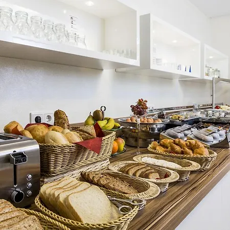 Nuernberger Trichter Family-business Garni 3*
