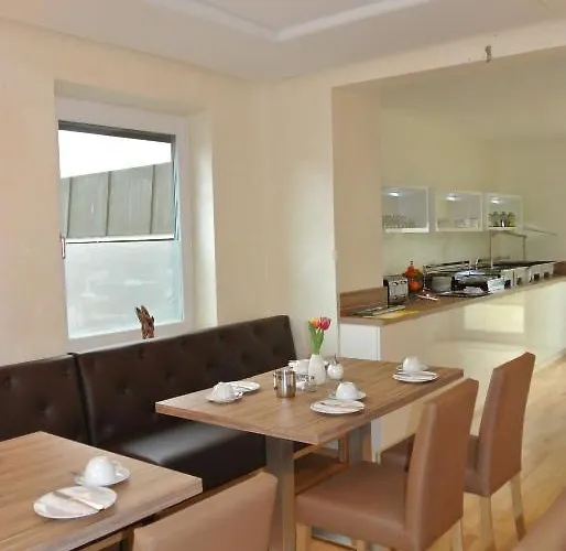Nuernberger Trichter Family-business Garni 3* Norimberga