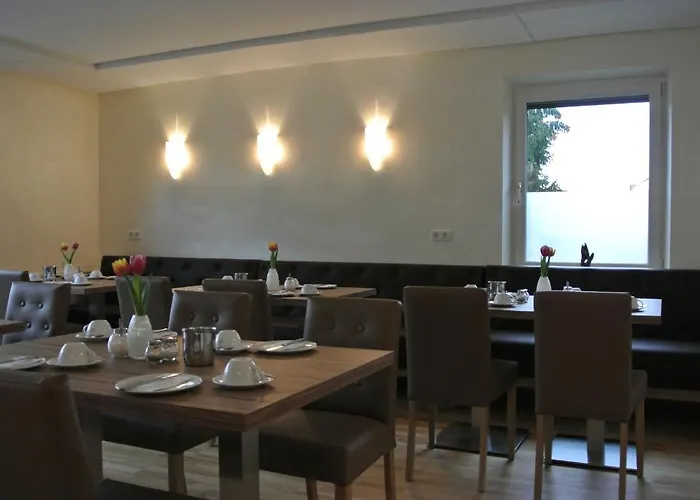 Nuernberger Trichter Family-business Garni Hotel Neurenberg