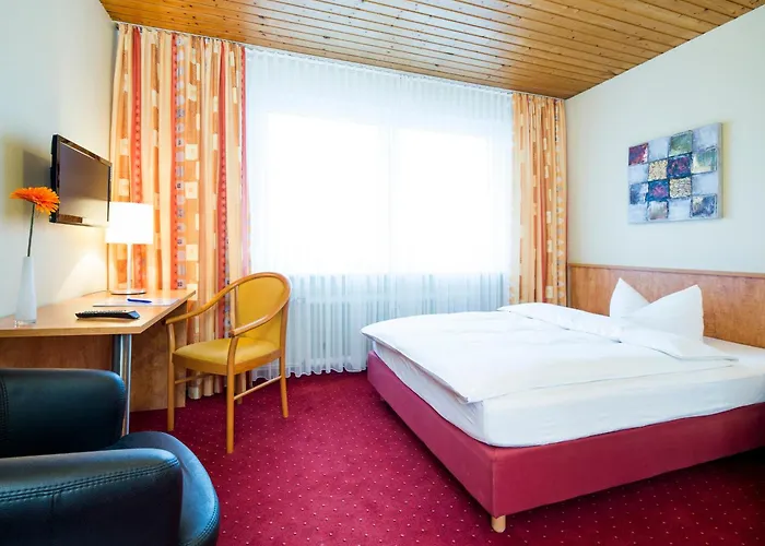 Nuernberger Trichter Family-business Garni Hotel