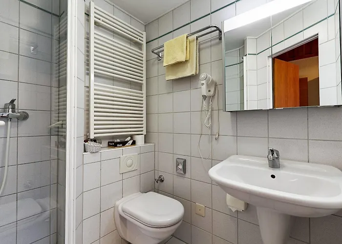 Nuernberger Trichter Family-business Garni Hotel Norimberga