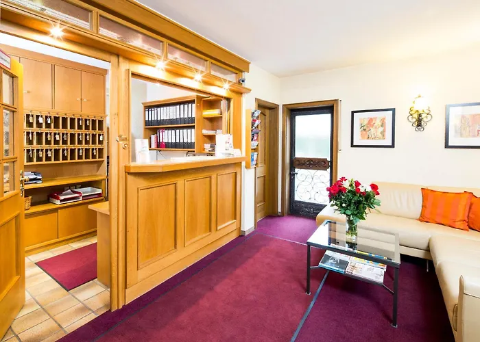 Nuernberger Trichter Family-business Garni 3*