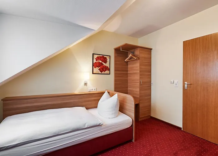 Nuernberger Trichter Family-business Garni Hotel