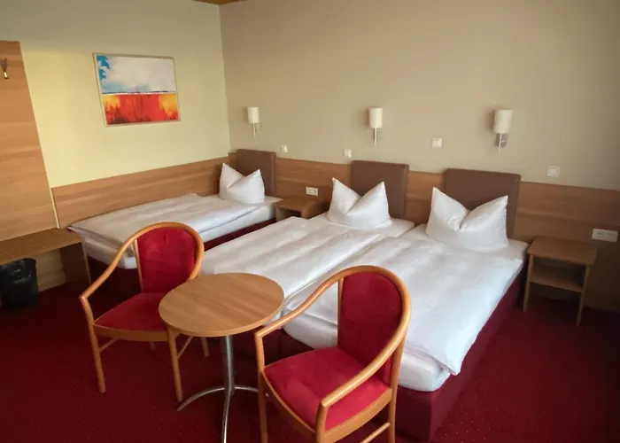 Nuernberger Trichter Family-business Garni Hotel